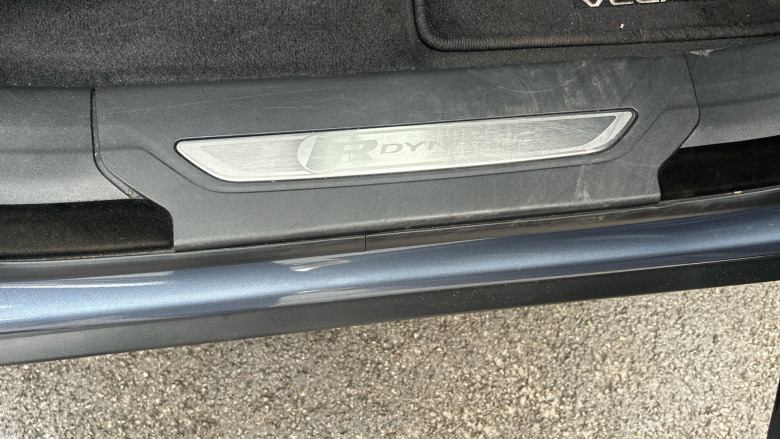 Land Rover Range Rover Velar 2.0 D200 R-Dynamic HSE 5dr Auto Diesel Estate